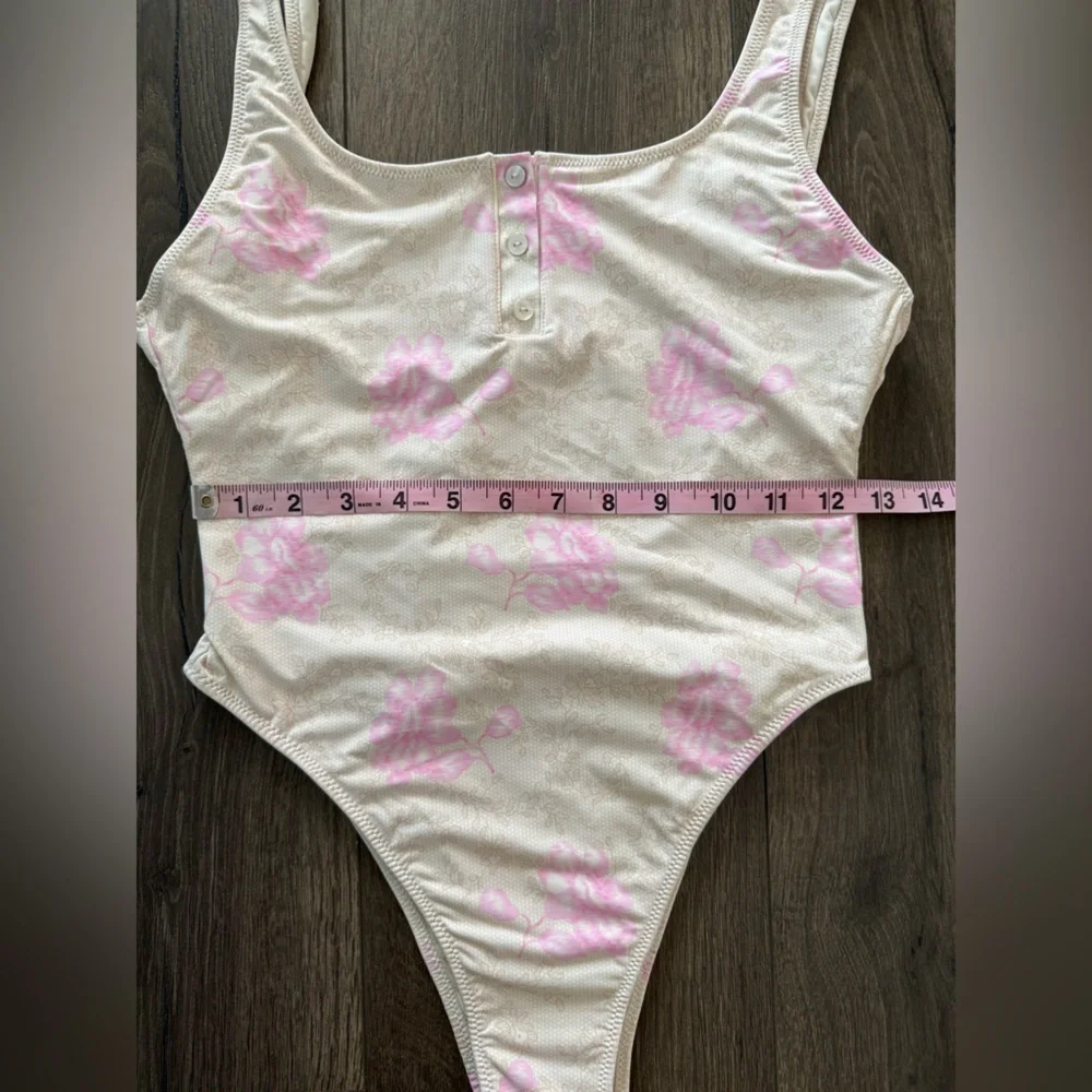 Frankie’s Bikinis xPamela Anderson One Piece in Lace On The Beach Size Large